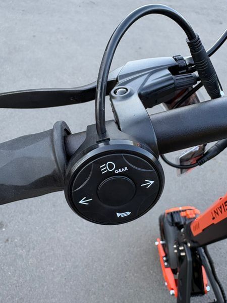 Електросамокат GIANT Blade GT Pro Sport 1600W (спорт серія) 18Ah без сидіння 2026 рік GTPro1 фото
