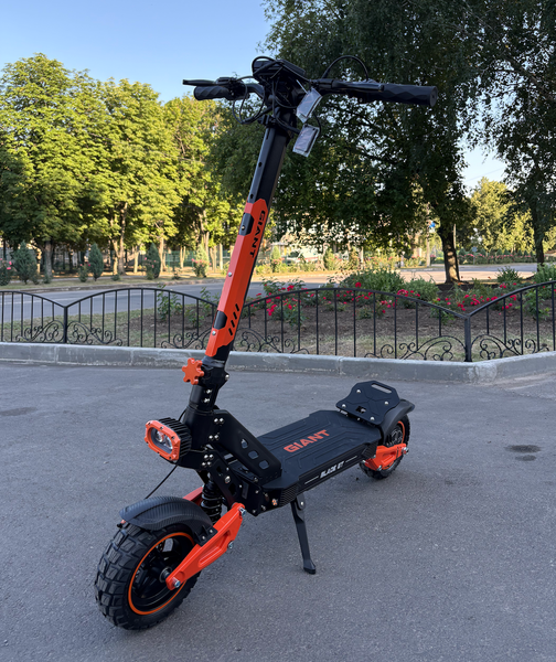 Електросамокат GIANT Blade GT Pro Sport 1600W (спорт серія) 18Ah без сидіння 2026 рік GTPro1 фото