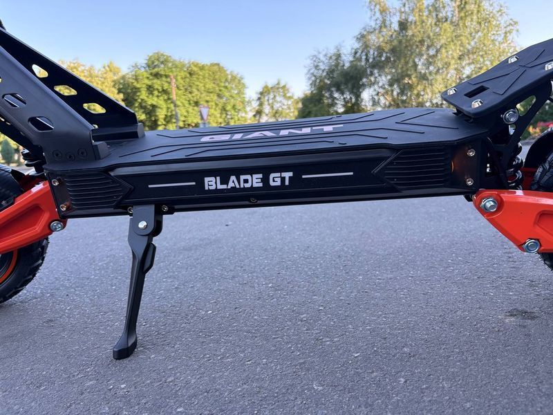 Електросамокат GIANT Blade GT Pro Sport 1600W (спорт серія) 18Ah без сидіння 2026 рік GTPro1 фото